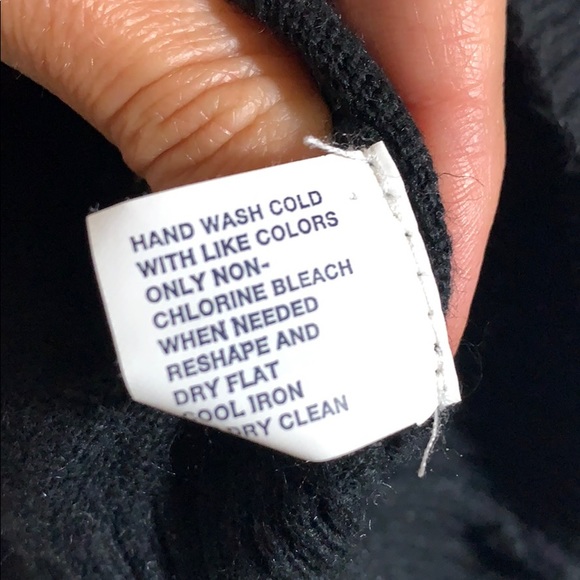 Gap V-Neck Cardigan - Picture 4 of 4